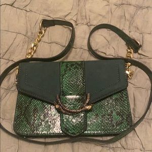 Top shop green snake print crossbody